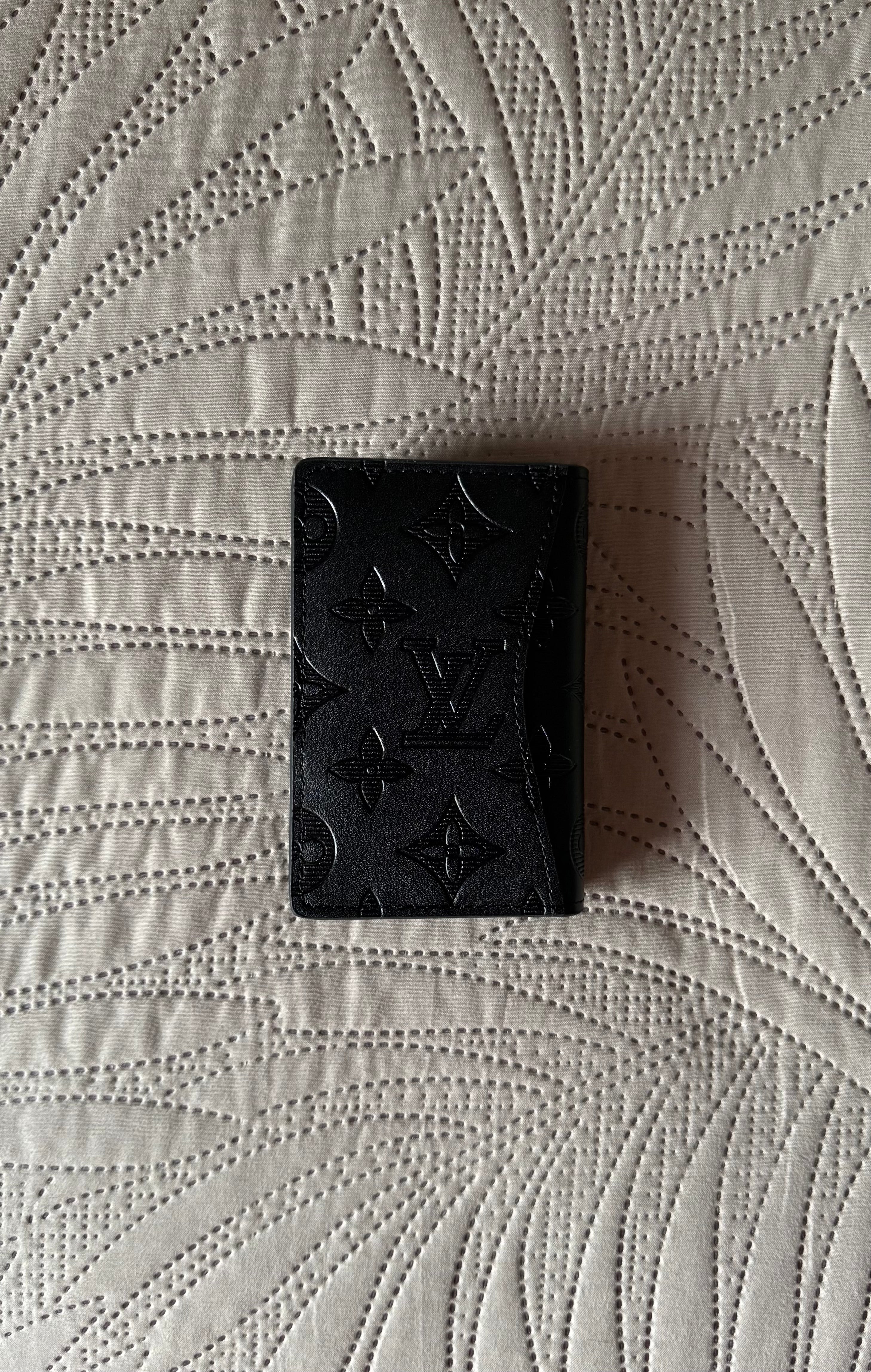 Cartera Shadow Monogram