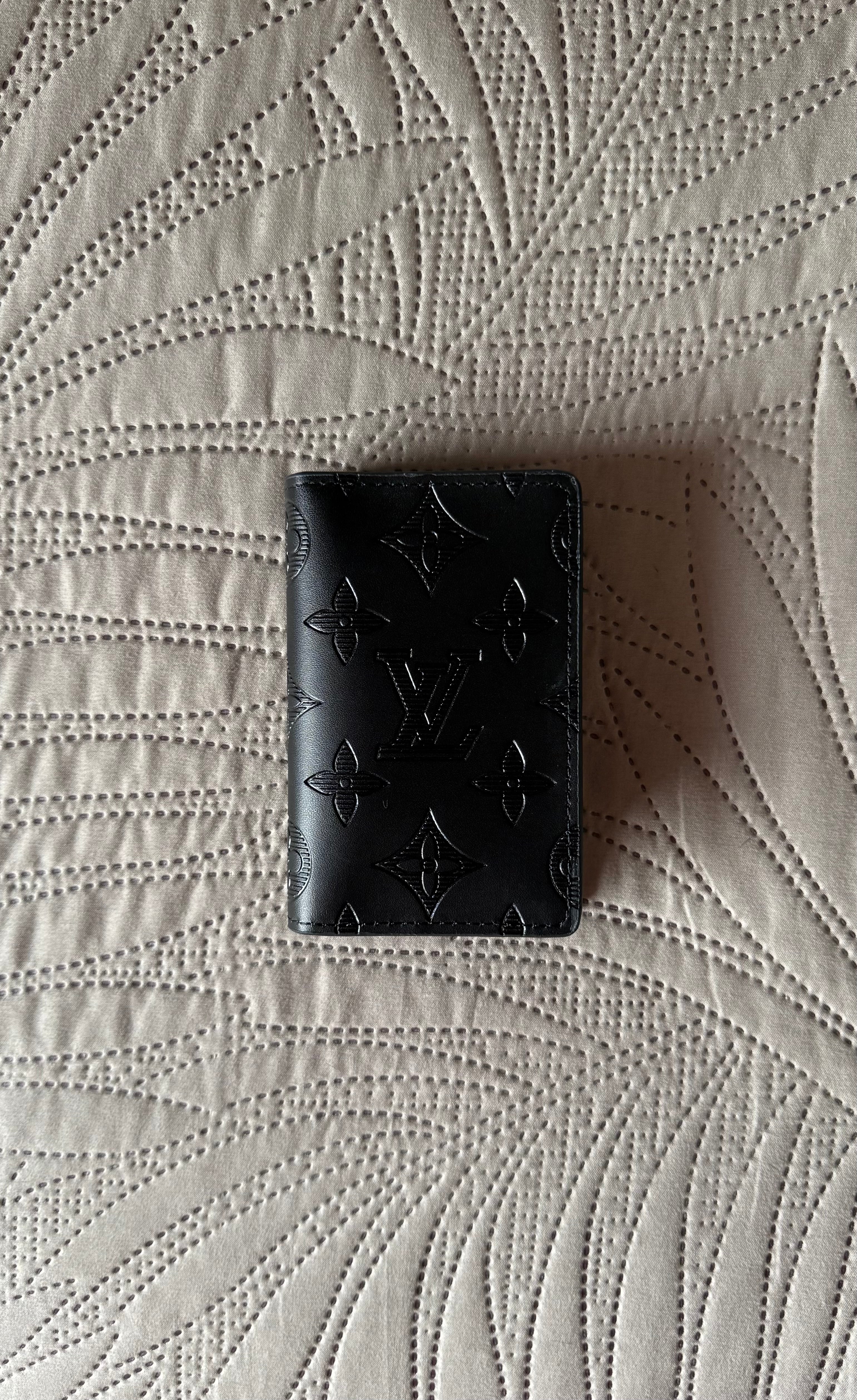 Cartera Shadow Monogram